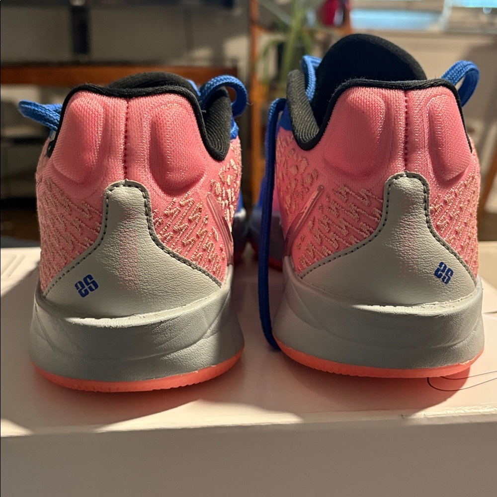 Nike Sabrina - Picture 4 of 5